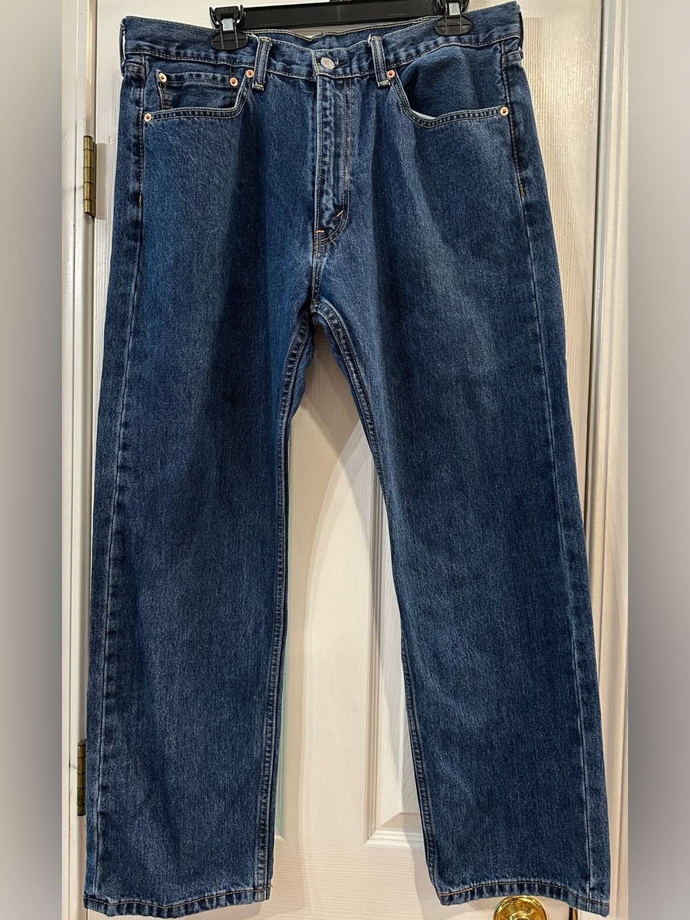 Levi’s 550 100% cotton straight fit jeans sz 38 X 30 dark wash